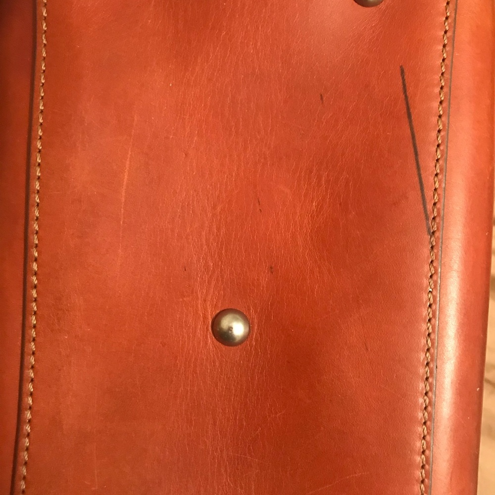 More pic to previous listing.Mark on bottom of bag